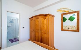 Apartments Nikolina